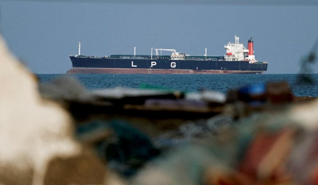 Strait of Hormuz Open—But Not for “Iran’s Enemies,” Tehran Warns Amid Rising Tensions