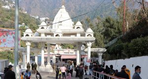 Jammu: Footfall at Maa Vaishno Devi shrine rises after Holi, 20–25 thousand devotees arriving daily