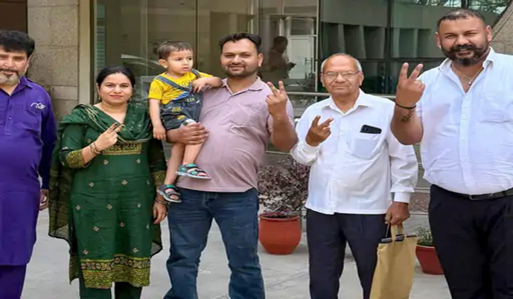 Security Guard Wins Rs 1.5 Crore in Punjab State Dear Lottery