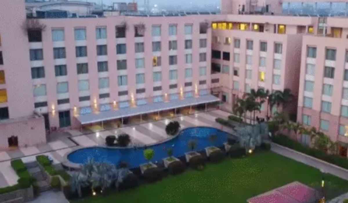 Woman who visited Kainchi Dham dies in Rudrapur hotel, investigation underway