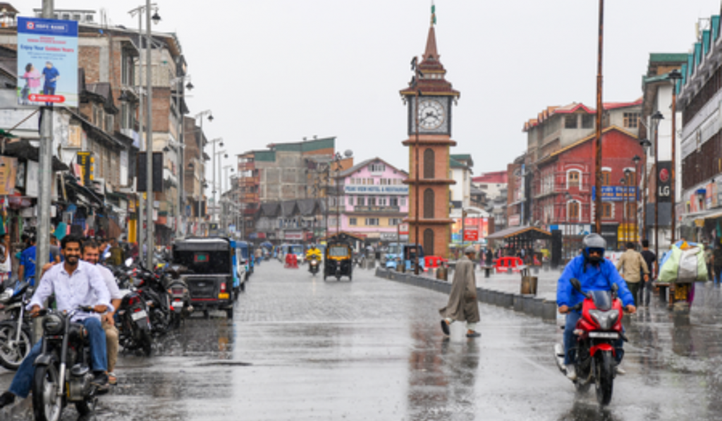 Light rain, snowfall likely in Jammu & Kashmir beginning tomorrow