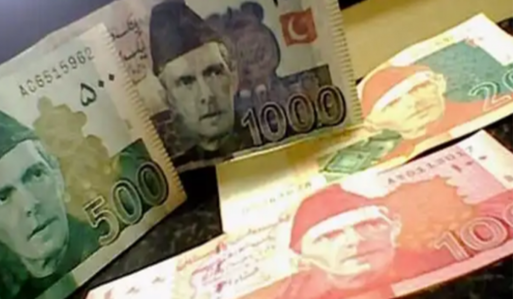 Pressure on Pakistan Increases Over UAE Loan