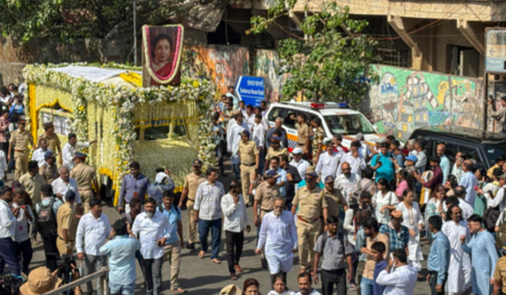 Asha Bhosle cremated with full state honours at Mumbai's Shivaji Park
