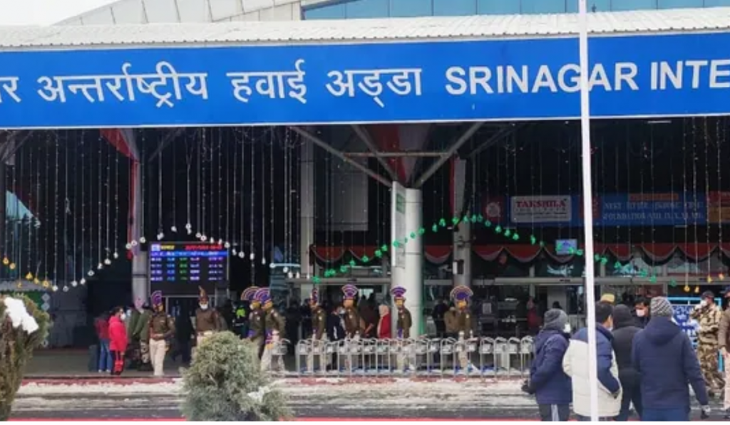 US citizen arrested at Srinagar airport after satellite phone found