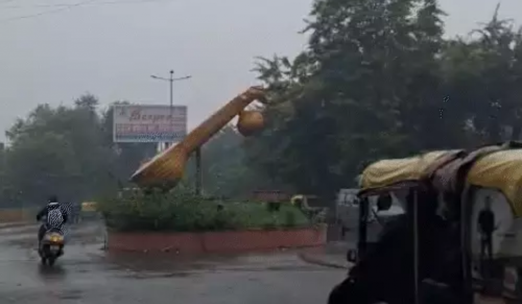 UP Weather: Rain, Storms Hit 10 Cities; 14 Dead, Alert in 68 Districts
