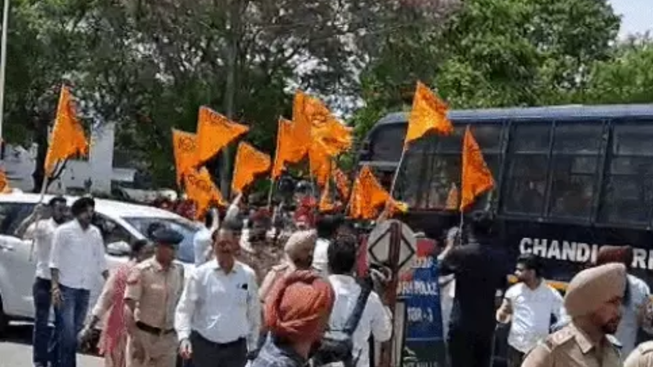 Leaders and workers while protesting.