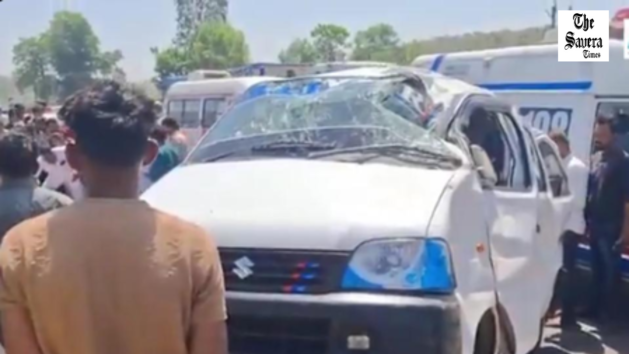 Six Killed as Private Bus Rams Van in Sabarkantha; Several Injured