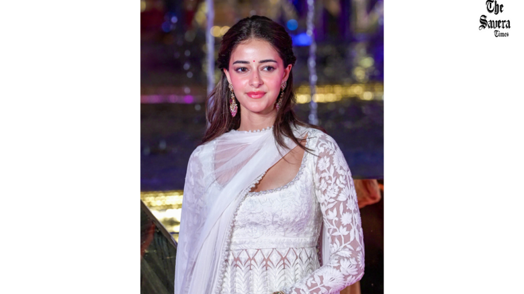 Chand Mera Dil title track