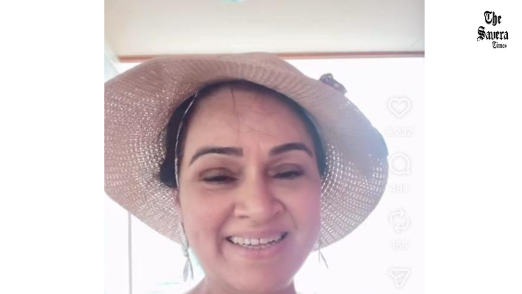 Padmini Wishes Poonam Dhillon with Asha Song