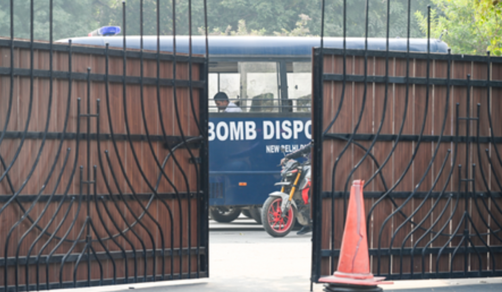 Delhi Secretariat receives bomb threat mail, search on
