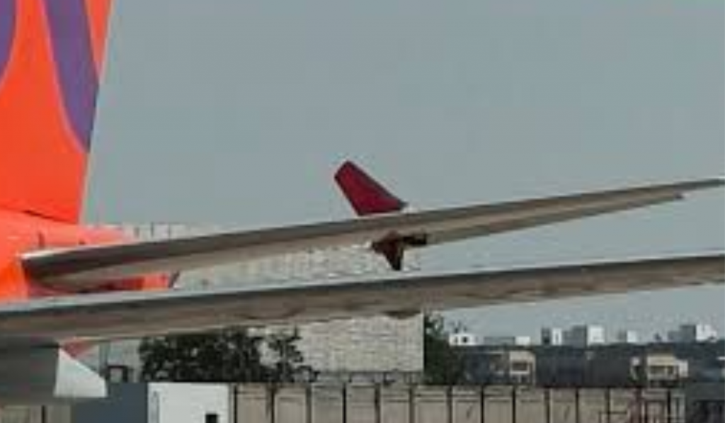 SpiceJet Aircraft Hits Akasa Air Plane at Delhi Airport, No Injuries Reported
