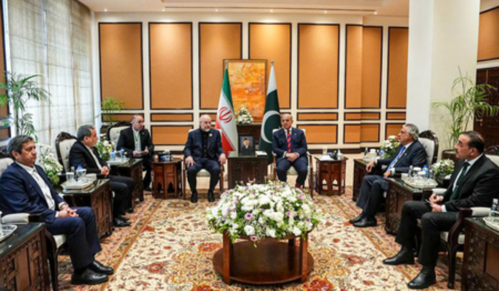Iran, US appear ready to communicate, though direct talks on hold