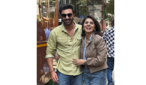 Ranbir Kapoor recreates the ‘Senti’ hook step with mom Neetu Kapoor during an impromptu dance