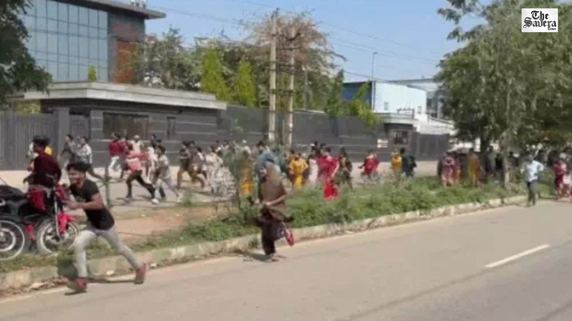 Gurugram Clash: Lathicharge on Workers, 20 Injured