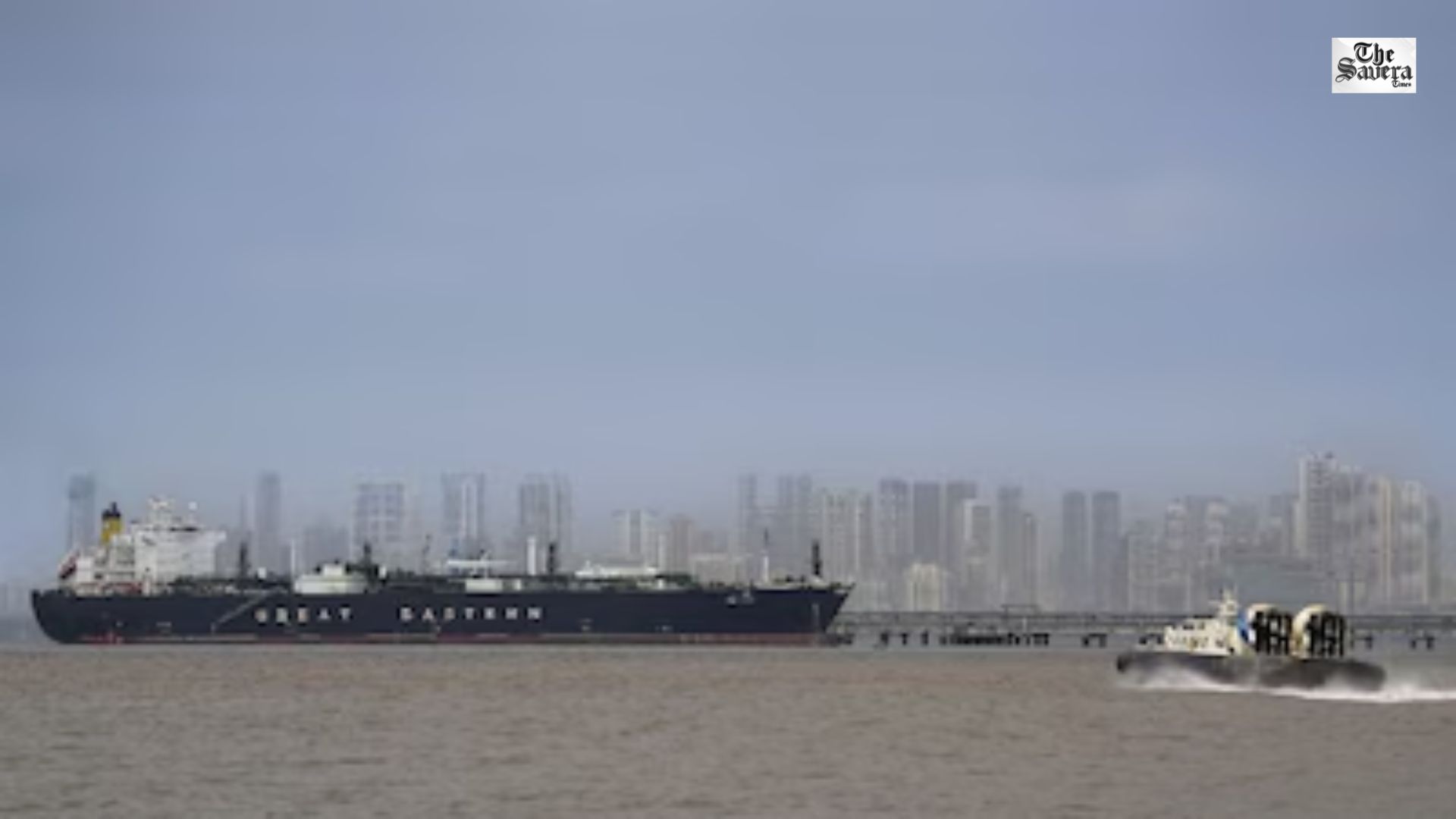 Iran Closes Hormuz Strait, Ships Turn Back Amid Fire