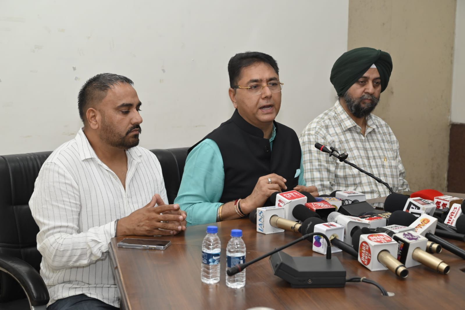 Punjab to illuminate 13,000 villages with solar LED lights under ‘Mukhya Mantri Roshan Punjab Yojna’: Aman Arora