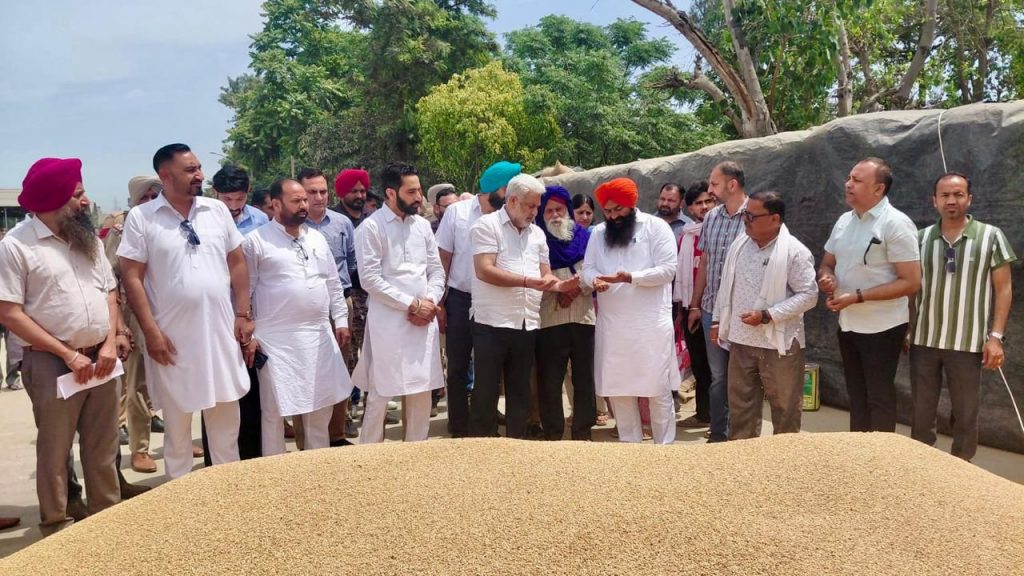 Out of 28 LMT Wheat arrival in mandis, more than 24 LMT stands procured: Lal Chand Kataruchak