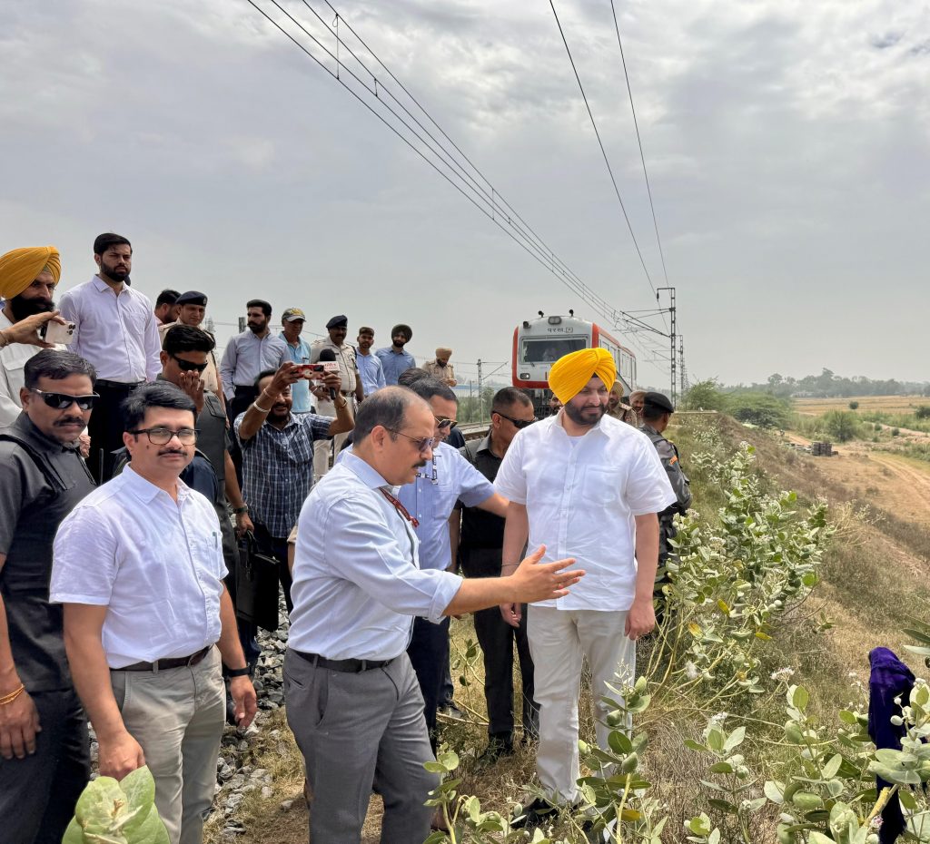 Railways will intensify 24-hour patrolling along the EDFC, drone surveillance will be started: S. Ravneet Singh