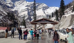 Tourists returning hungry and thirsty from Lahaul-Spiti in Himachal: Hotels, Eateries Closed in Protest Against Dam Project