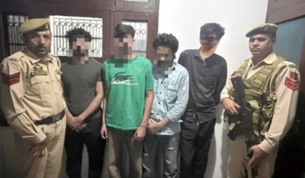 rajouri drug peddlers arrest