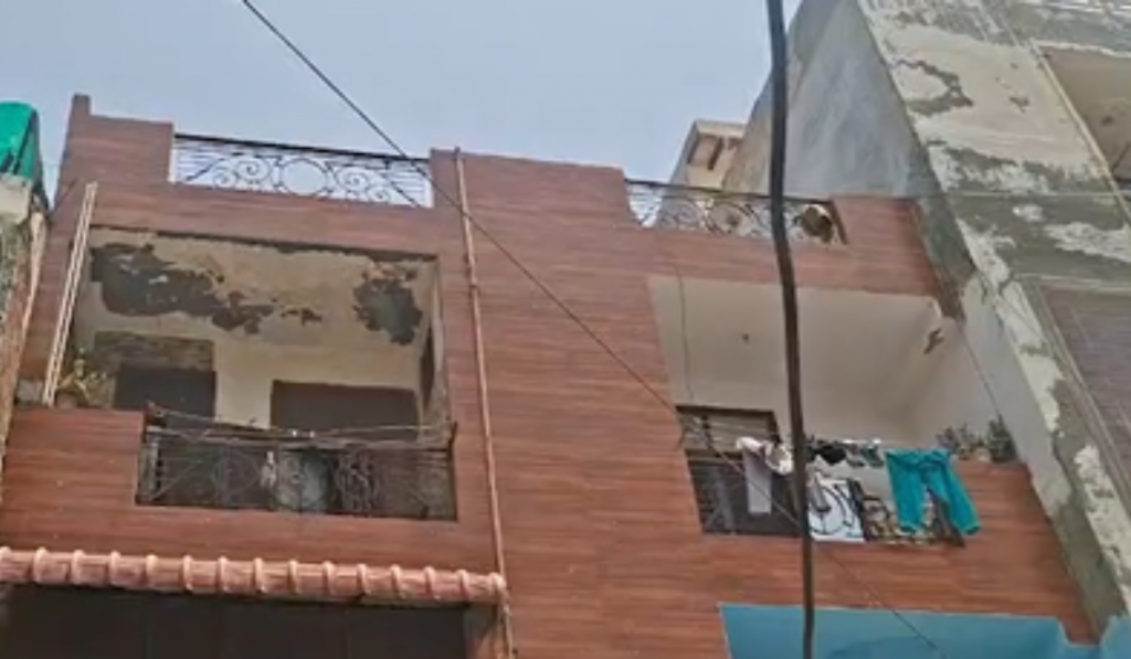 wo Men Found Dead Inside Flat in Ghaziabad