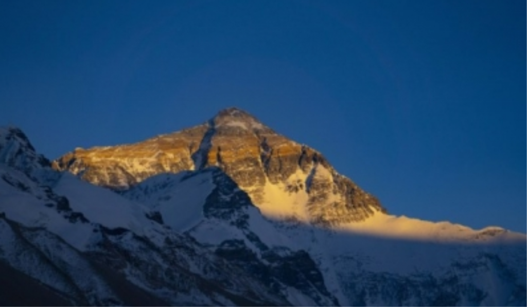 Two Indian Climbers Die While Descending Mount Everest