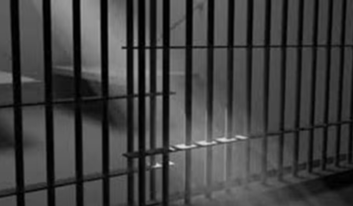 Chaos in Kapurthala Jail Over Barrack Dispute: Inmates Clash, Set Fire; Prisoners Climb Roof With Torches