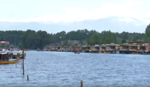 Tourists enjoy cool weather in Srinagar as heatwave sweeps across plains