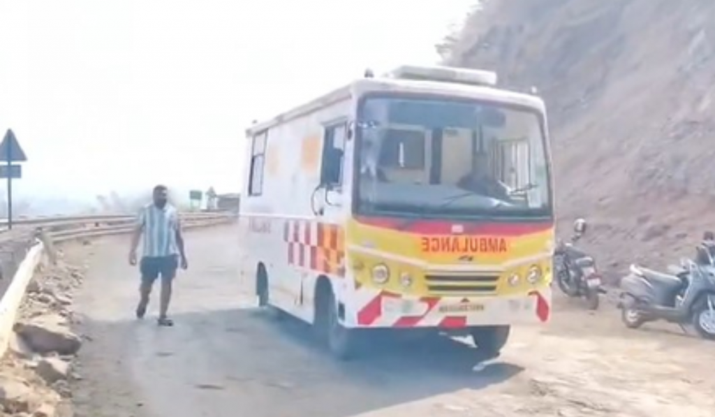 Eight tourists killed after vehicle plunges into gorge in Maharashtra’s Raigad