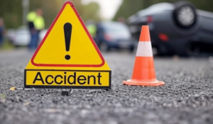 Accident in UP: Bus Collides with Truck on Agra-Lucknow Expressway; Two Dead, Including Driver; 35 Passengers Injured