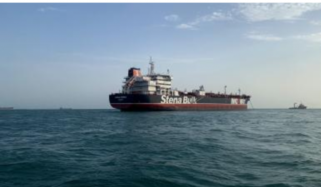 Tanker Carrying 270,000 Tonnes of Oil Reaches Past Hormuz Safely En Route to India