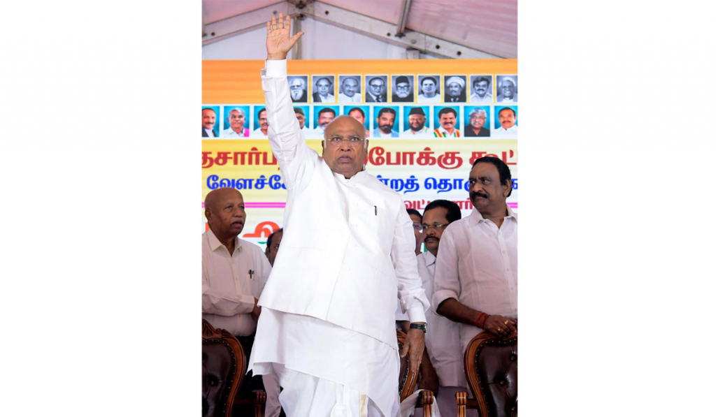 "Branded students as deep state agents, Pakistanis": Kharge slams Centre amid CBSE, NEET mess Read more At: https://www.aninews.in/news/national/politics/branded-students-as-deep-state-agents-pakistanis-kharge-slams-centre-amid-cbse-neet-mess