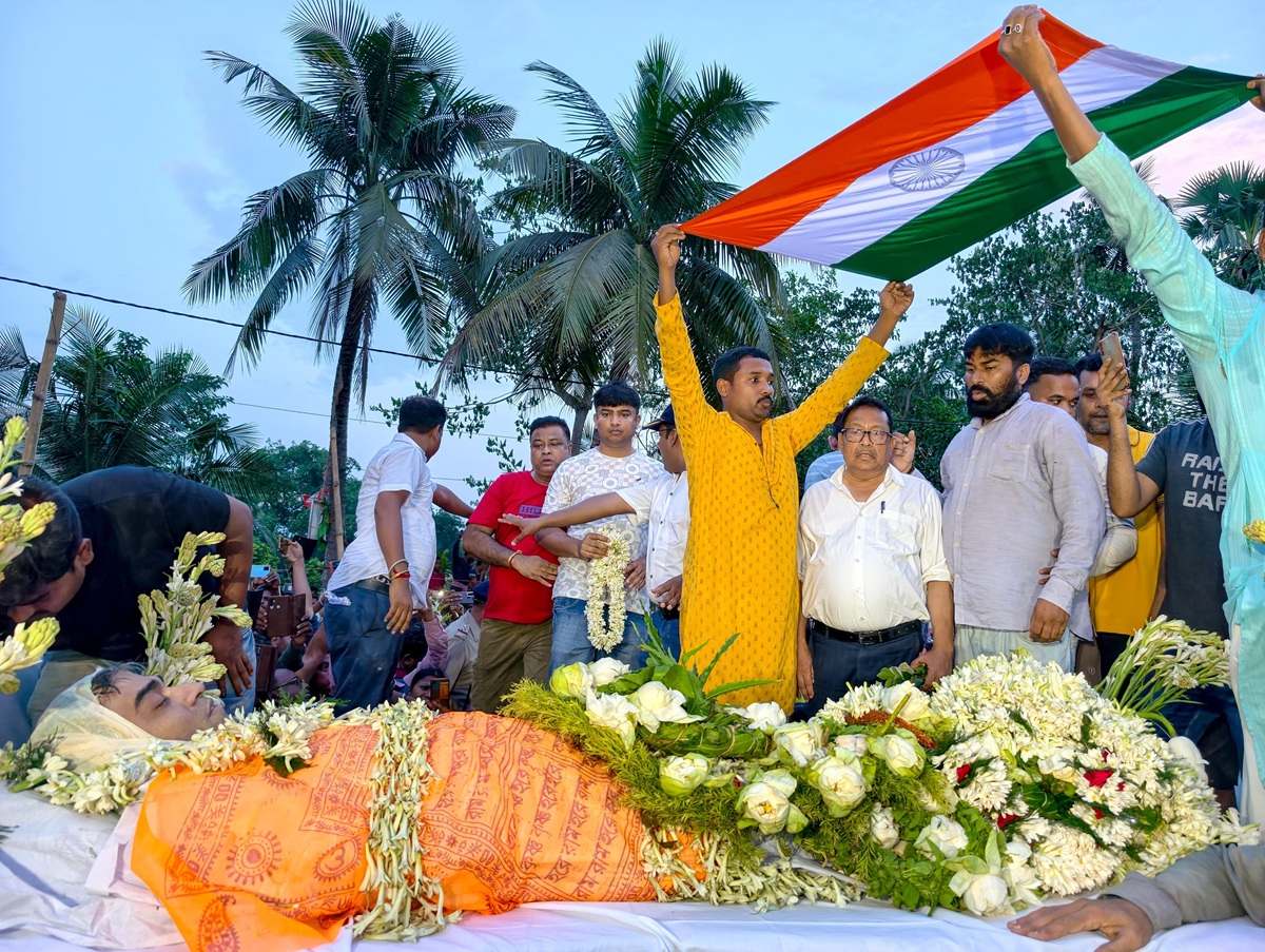Body of Chandranath Rath taken to East Midnapore home for last rites