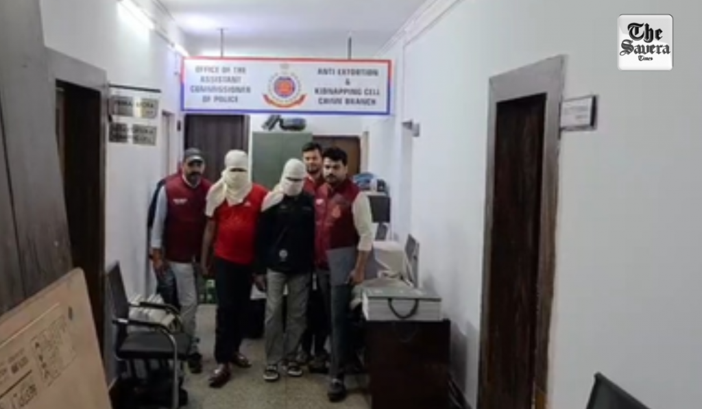 Delhi Police arrest two robbers, solves daylight shooting and loot case; recover Rs 3.92 lakh
