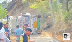 Truck overturns in Uttarakhand’s Tehri district, traffic hit