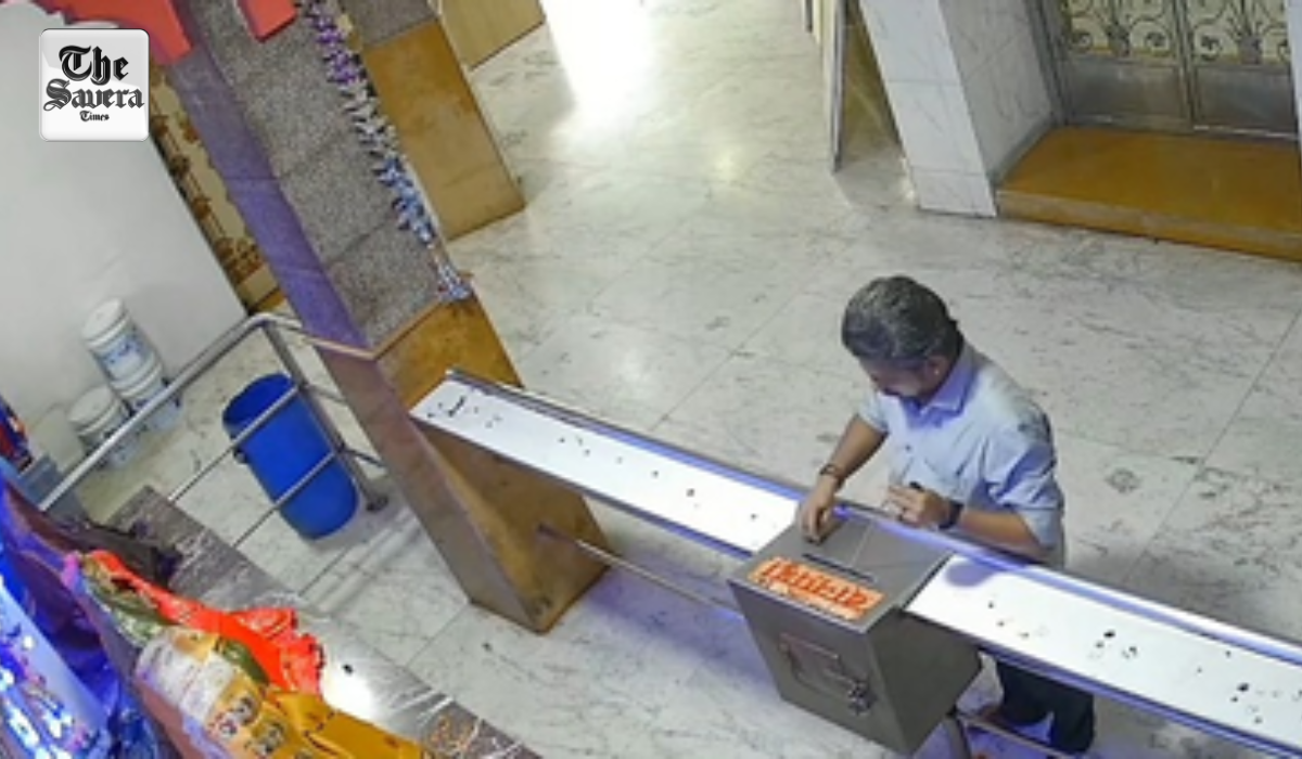 Thief caught red-handed stealing from Siddhivinayak Temple donation box