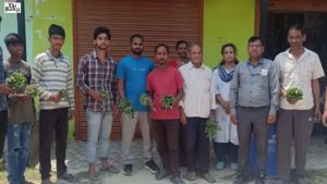 Ramgarh farmers instructed on balanced fertilizer use, encouraged to adopt organic alternatives; tomato and capsicum saplings distributed