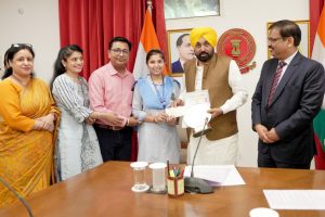 CM Bhagwant Singh Mann meets Class 12 toppers in Chandigarh, honours top three girls with ₹50,000 each