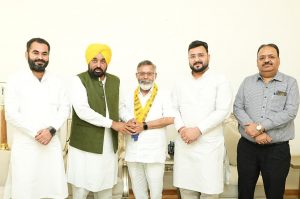 CM Bhagwant Mann Welcomes Anil Kumar Sethi into AAP