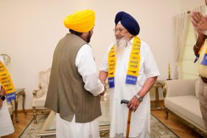 Former Rajya Sabha Member Rajmohinder Singh Majitha Joins AAP