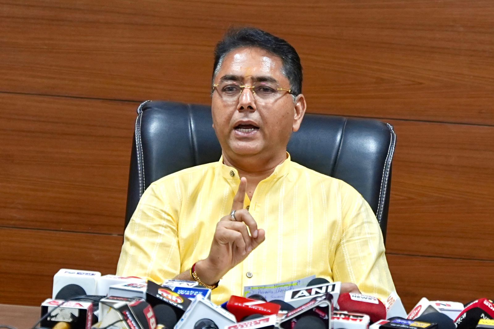 Aman Arora challenges Ravneet Bittu: Show proof of even one inch of land grabbed by me anywhere in Punjab; if proven, I will transfer it in your name