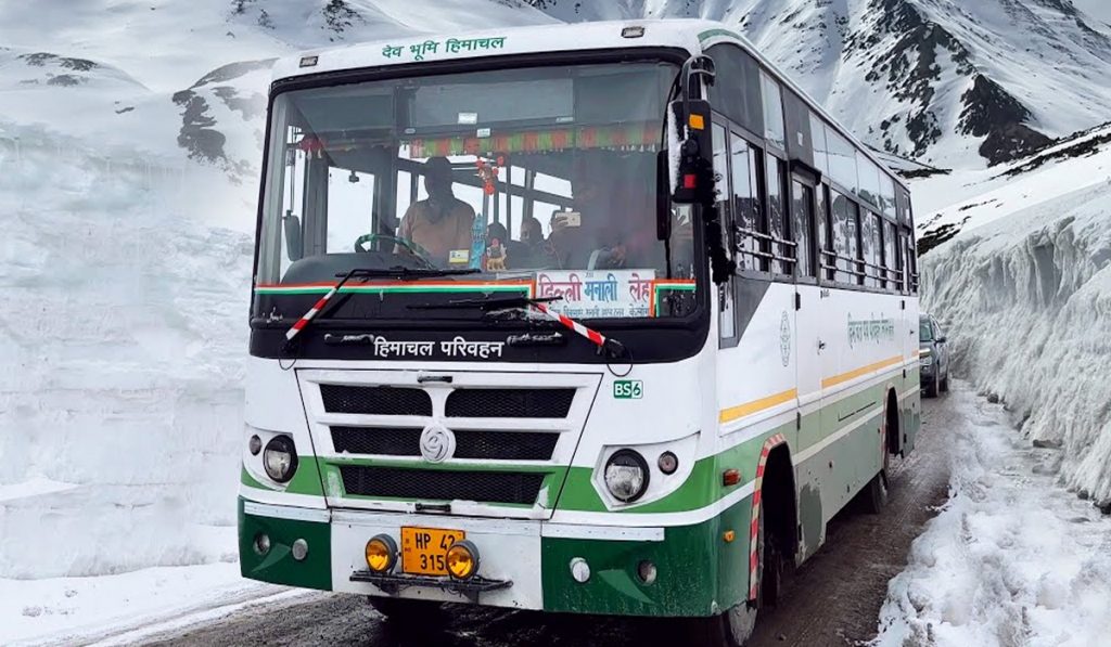 delhi leh bus