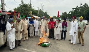 Farmers in Punjab to burn effigies of Modi and Trump today; protests to be held outside homes of BJP leaders