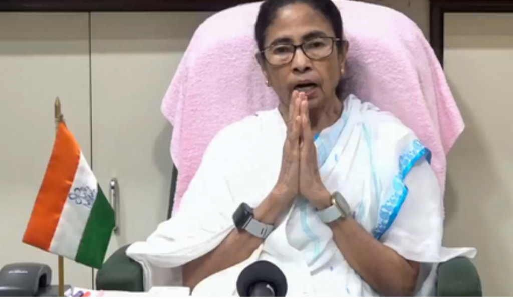 Mamata Banerjee Vows to Oust BJP from Bengal, Intensifies Poll Battle