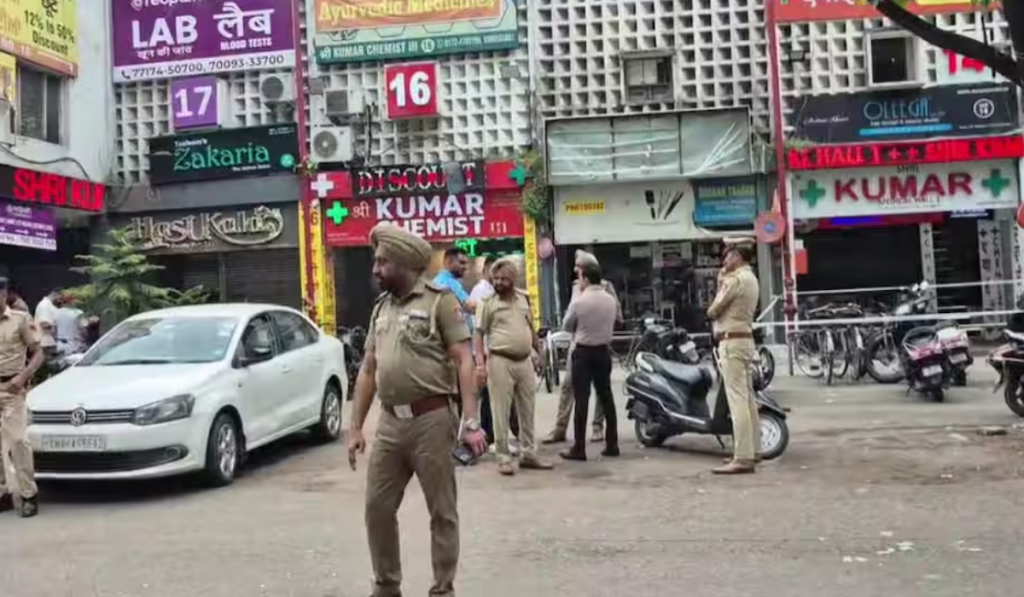 Chandigarh Medical Store Firing: Cashier Critical After Gunmen Open Fire in Sector-11 Market