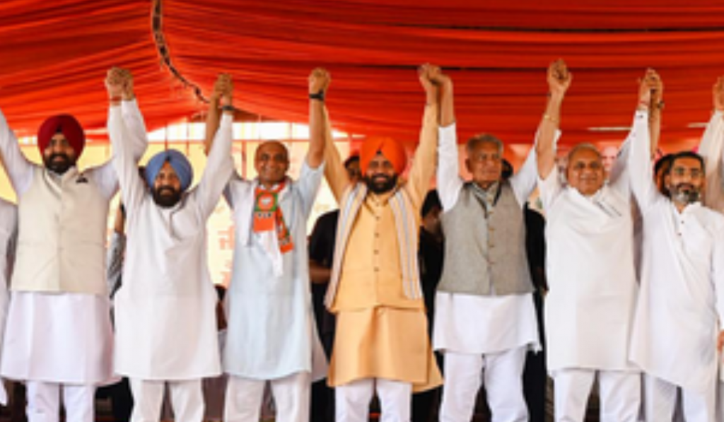 AAP ‘gang of looters’, says Haryana CM at rally in Punjab