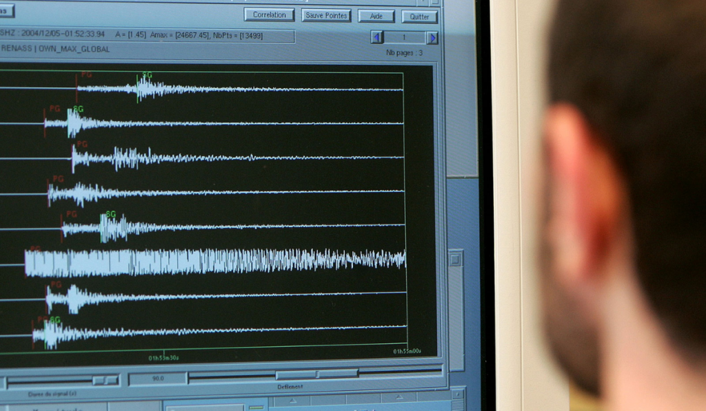 3.8 magnitude earthquake hits Nepal