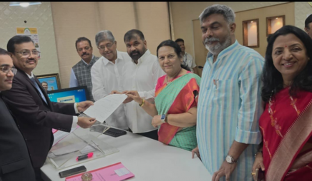 MLC Ahir Quits Shiv Sena (UBT), Joins Shinde Camp, Named Deputy Chairperson Candidate