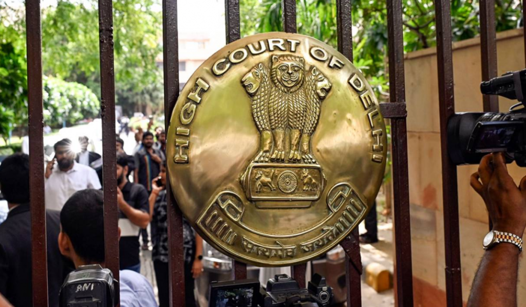 K’taka HC refuses to cancel bail of 5 accused in fan murder case