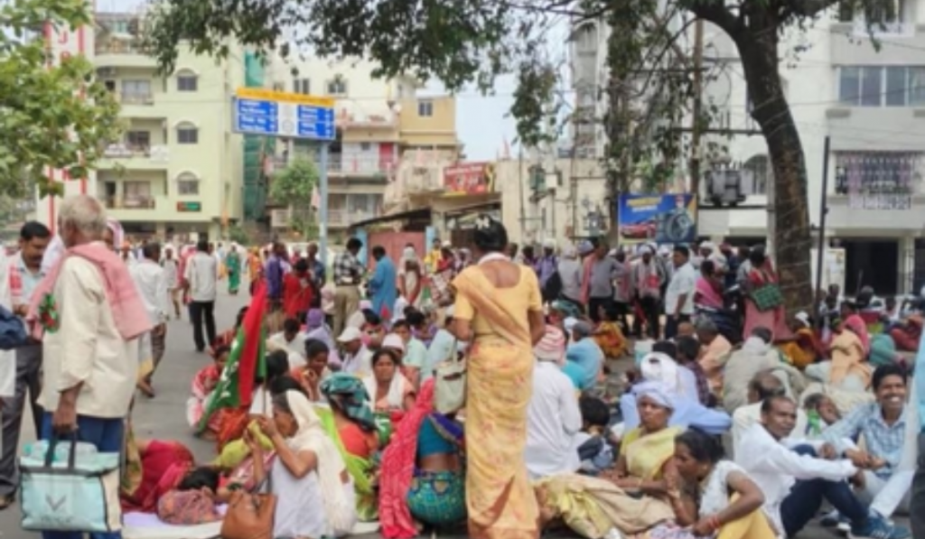Jharkhand Protesters Stopped Near CM Residence, 17 Launch Hunger Strike